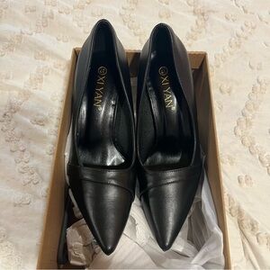Women's Black Pumps
